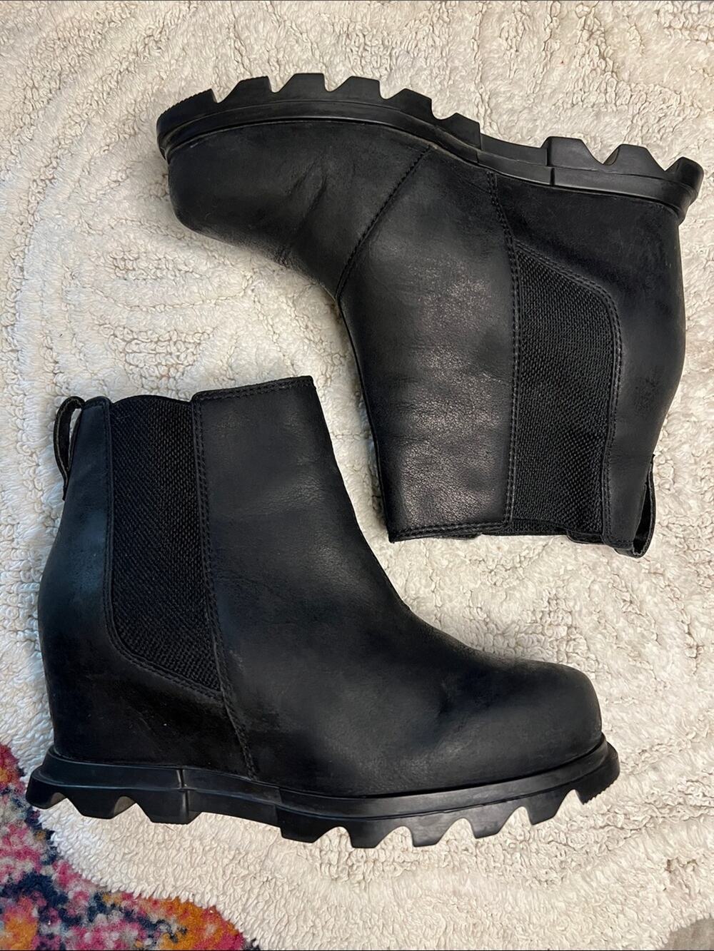 Sorel JOAN OF ARCTIC Wedge CHELSEA Boots Booties Black Size “WIDE” 7.5